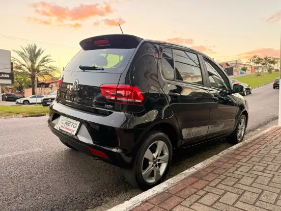 VOLKSWAGEN-FOX-2015