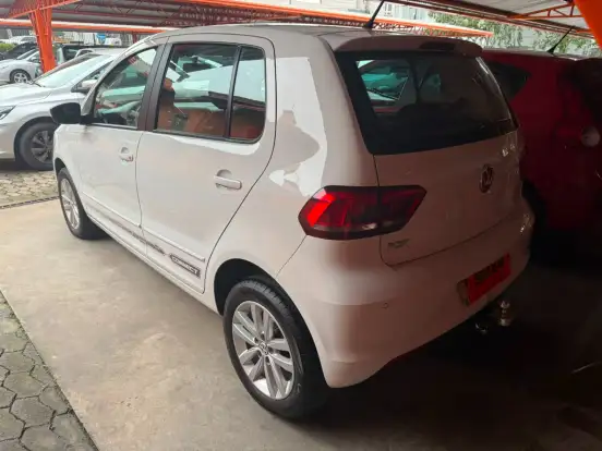 VOLKSWAGEN-FOX-2019