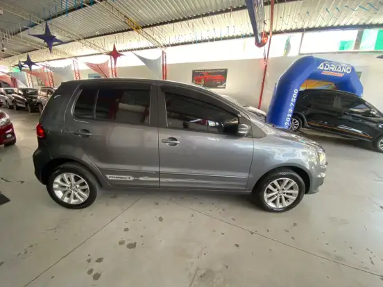 VOLKSWAGEN-FOX-1.6 MSI TOTAL FLEX CONNECT 4P MANUAL VOLKSWAGEN-FOX-2017