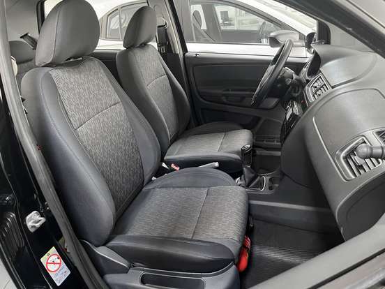 VOLKSWAGEN-FOX-1.0 MI 8V FLEX 4P MANUAL VOLKSWAGEN-FOX-2012