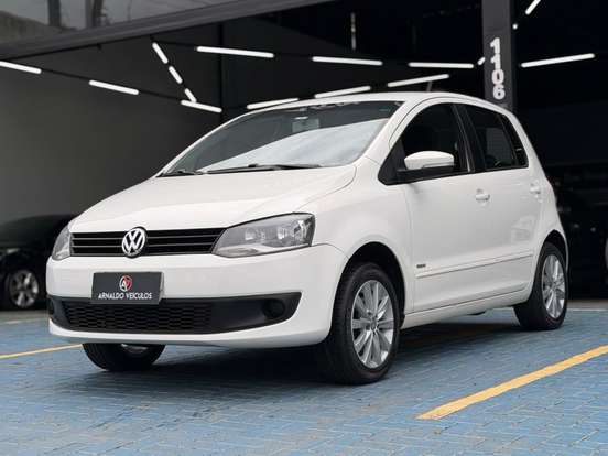 VOLKSWAGEN-FOX-1.0 MI 8V FLEX 4P MANUAL VOLKSWAGEN-FOX-2013
