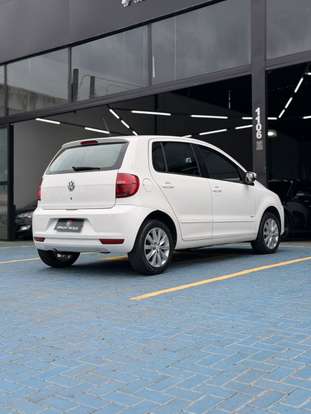 VOLKSWAGEN-FOX-1.0 MI 8V FLEX 4P MANUAL VOLKSWAGEN-FOX-2013