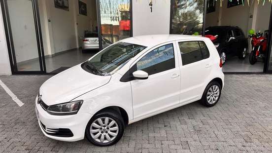 VOLKSWAGEN-FOX-2015