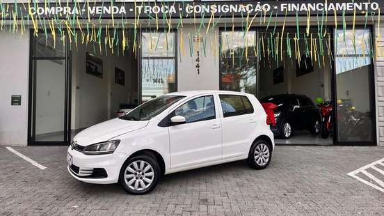 VOLKSWAGEN-FOX-2015