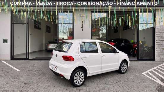 VOLKSWAGEN-FOX-1.0 MPI TRENDLINE 12V FLEX 4P MANUAL VOLKSWAGEN-FOX-2015