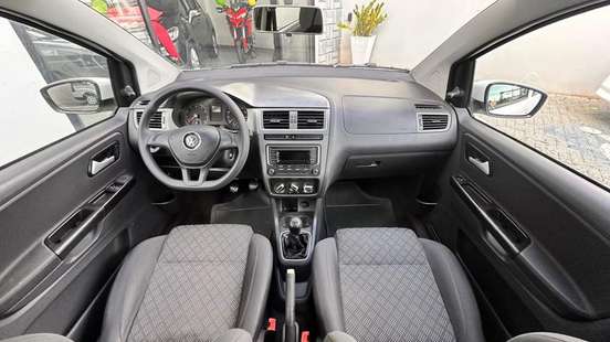 VOLKSWAGEN-FOX-2015