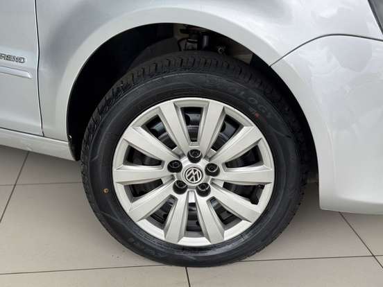 VOLKSWAGEN-FOX-1.6 MI 8V FLEX 4P MANUAL VOLKSWAGEN-FOX-2014