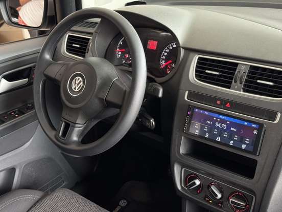 VOLKSWAGEN-FOX-1.6 MI 8V FLEX 4P MANUAL VOLKSWAGEN-FOX-2014