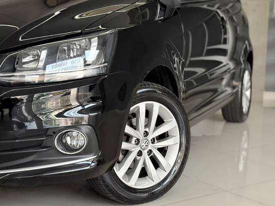 VOLKSWAGEN-FOX-2019