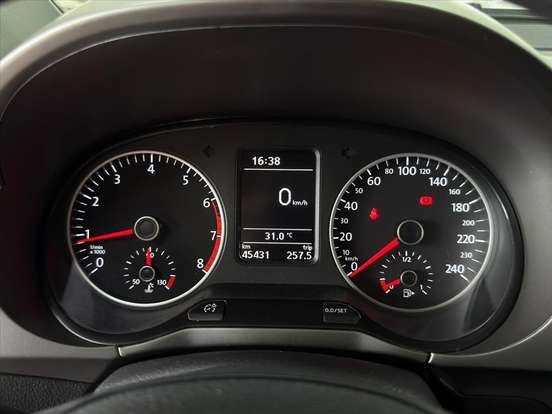 VOLKSWAGEN-FOX-2020