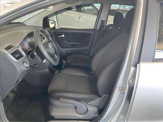 VOLKSWAGEN-FOX-1.6 MSI TOTAL FLEX CONNECT 4P MANUAL VOLKSWAGEN-FOX-2020