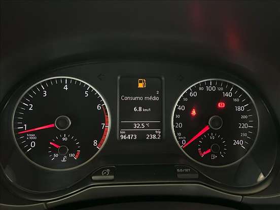 VOLKSWAGEN-FOX-2020