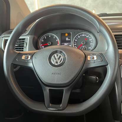 VOLKSWAGEN-FOX-2018