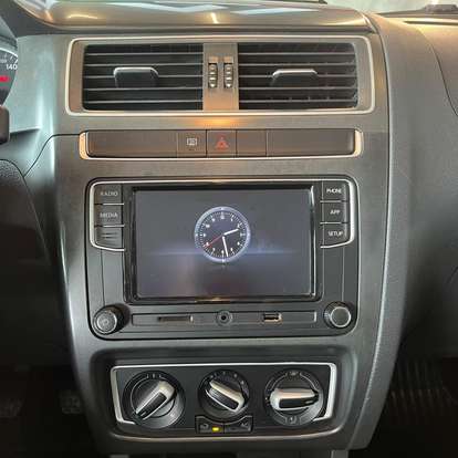 VOLKSWAGEN-FOX-2018