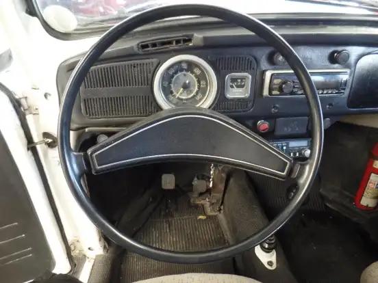 VOLKSWAGEN-FUSCA-1982