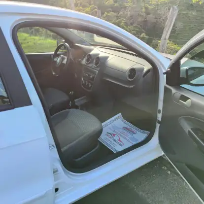 VOLKSWAGEN-GOL-2011