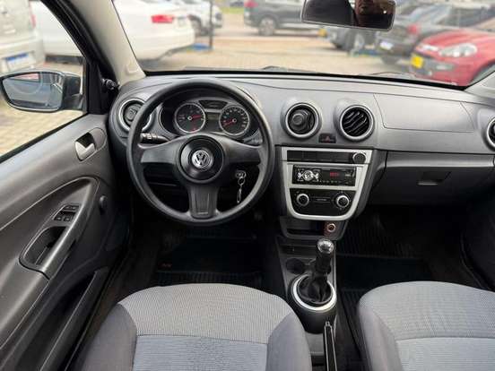 VOLKSWAGEN-GOL-2010