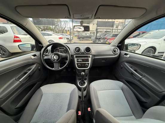 VOLKSWAGEN-GOL-2010