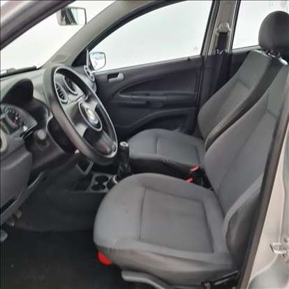 VOLKSWAGEN-GOL-2010