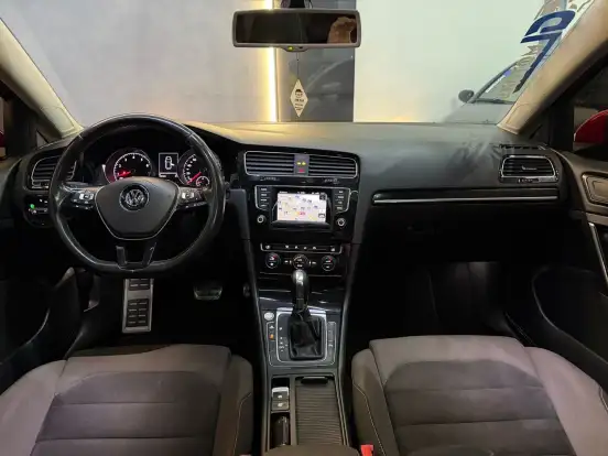 VOLKSWAGEN-GOLF-2013