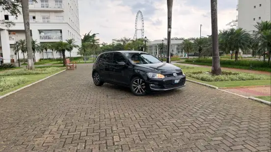VOLKSWAGEN-GOLF-2015