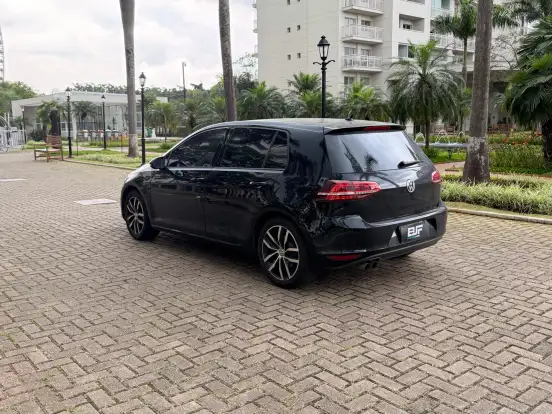 VOLKSWAGEN-GOLF-1.4 TSI HIGHLINE 16V GASOLINA 4P AUTOMÁTICO VOLKSWAGEN-GOLF-2015