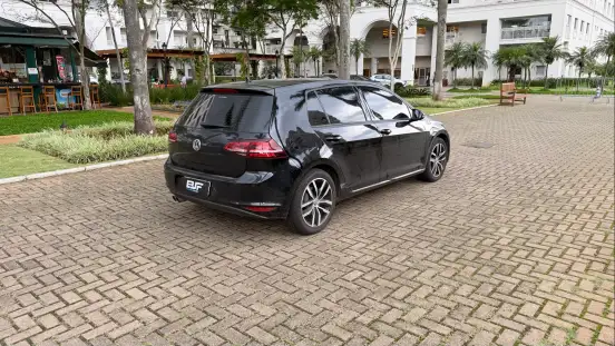VOLKSWAGEN-GOLF-2015