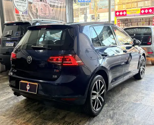 VOLKSWAGEN-GOLF-2017