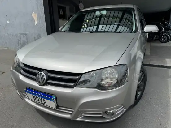 VOLKSWAGEN-GOLF-2010