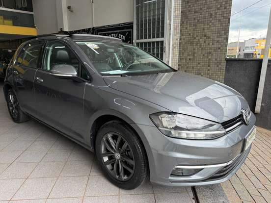 VOLKSWAGEN-GOLF-2018