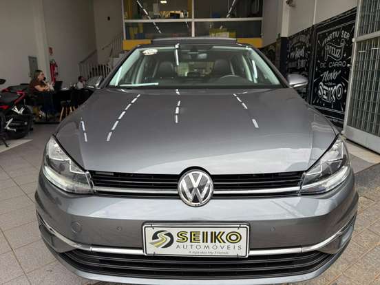 VOLKSWAGEN-GOLF-2018