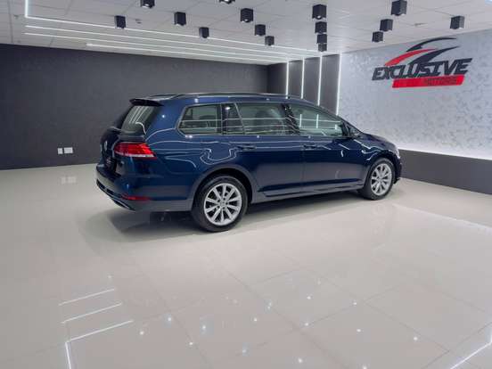 VOLKSWAGEN-GOLF-2017