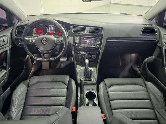 VOLKSWAGEN-GOLF-2014
