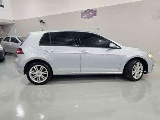 VOLKSWAGEN-GOLF-2014
