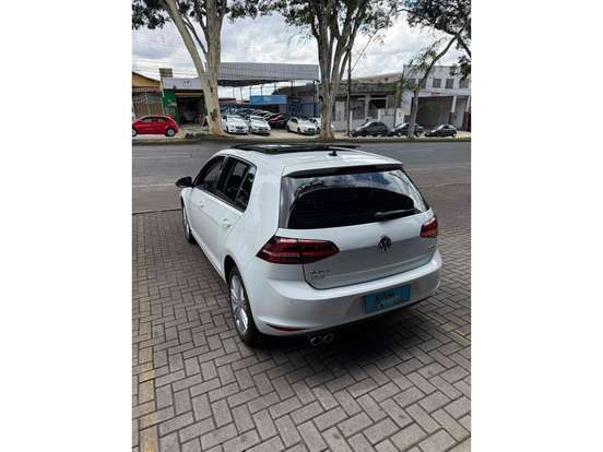 VOLKSWAGEN-GOLF-2014