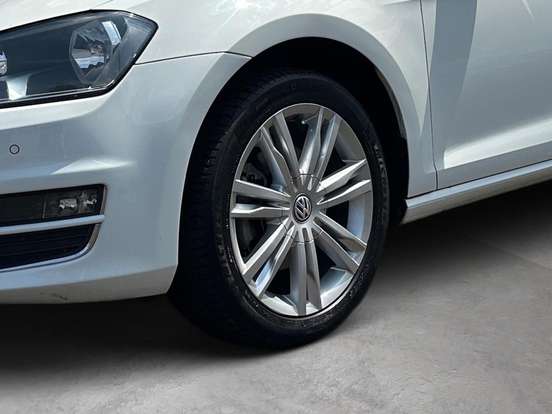 VOLKSWAGEN-GOLF-1.4 TSI HIGHLINE 16V GASOLINA 4P AUTOMÁTICO VOLKSWAGEN-GOLF-2013