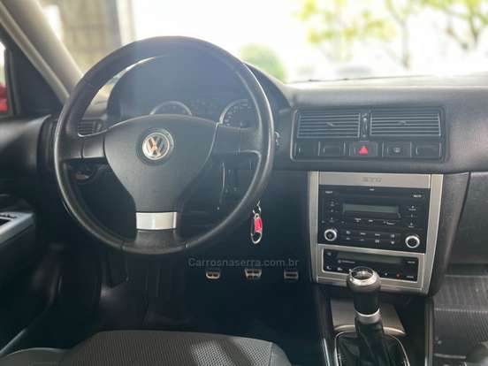 VOLKSWAGEN-GOLF-2008