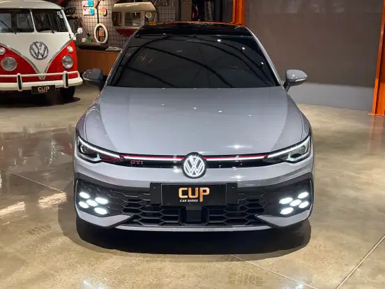 VOLKSWAGEN-GOLF-2026