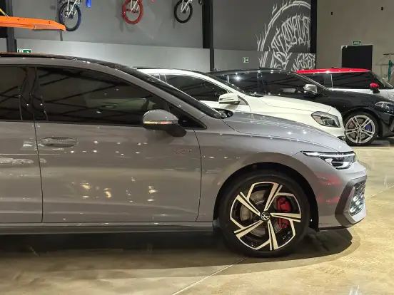 VOLKSWAGEN-GOLF-2026