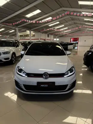VOLKSWAGEN-GOLF-2015