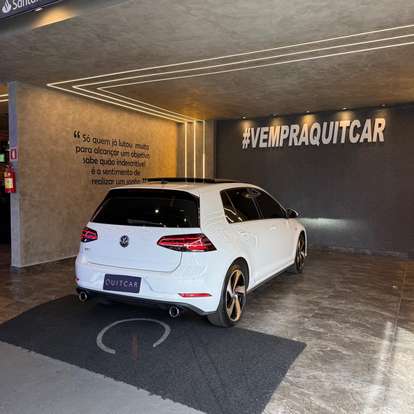 VOLKSWAGEN-GOLF-2018