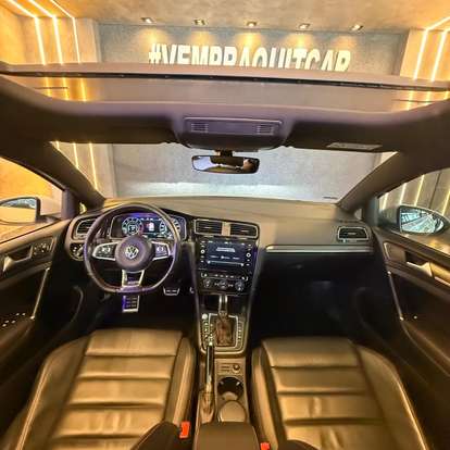 VOLKSWAGEN-GOLF-2018