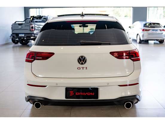 VOLKSWAGEN-GOLF-2026