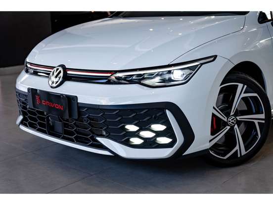 VOLKSWAGEN-GOLF-2026