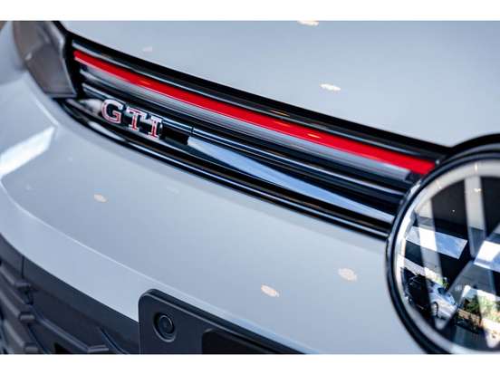 VOLKSWAGEN-GOLF-2026