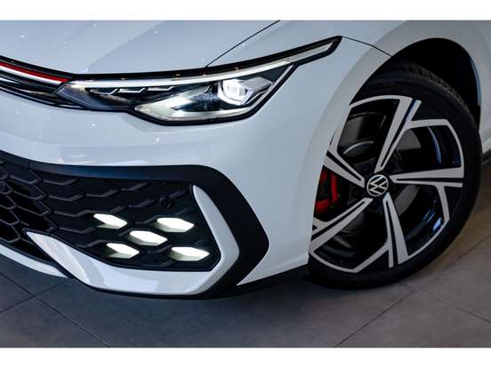 VOLKSWAGEN-GOLF-2026