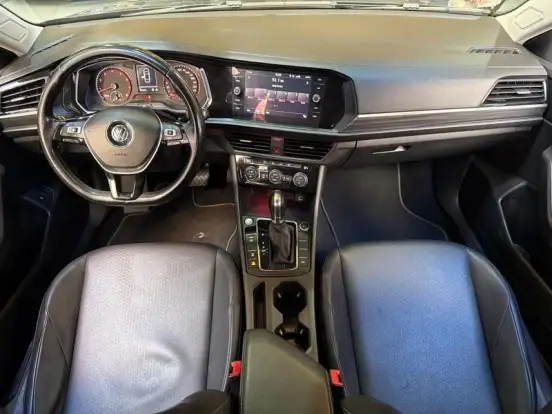 VOLKSWAGEN-JETTA-2018