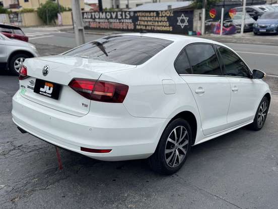 VOLKSWAGEN-JETTA-2016