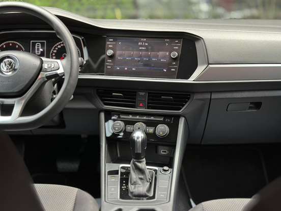 VOLKSWAGEN-JETTA-1.4 16V TSI COMFORTLINE GASOLINA 4P TIPTRONIC VOLKSWAGEN-JETTA-2018