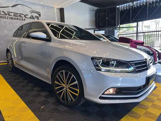 VOLKSWAGEN-JETTA-1.4 16V TSI COMFORTLINE GASOLINA 4P TIPTRONIC VOLKSWAGEN-JETTA-2017